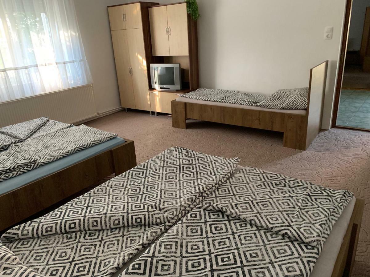 Viktor Apartmanhaz Zamárdi Exterior foto