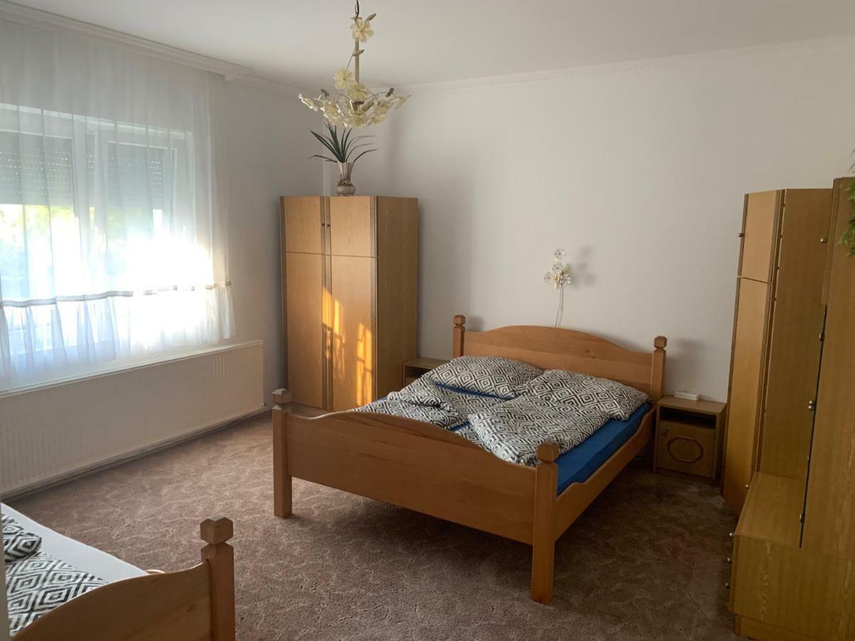 Viktor Apartmanhaz Zamárdi Exterior foto